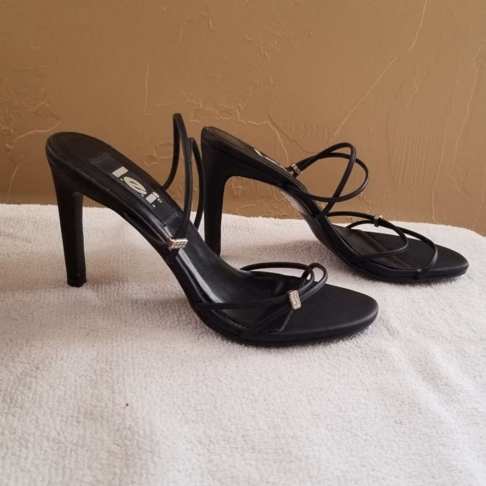 Size 7 Dainty Black Strappy Heels LEI